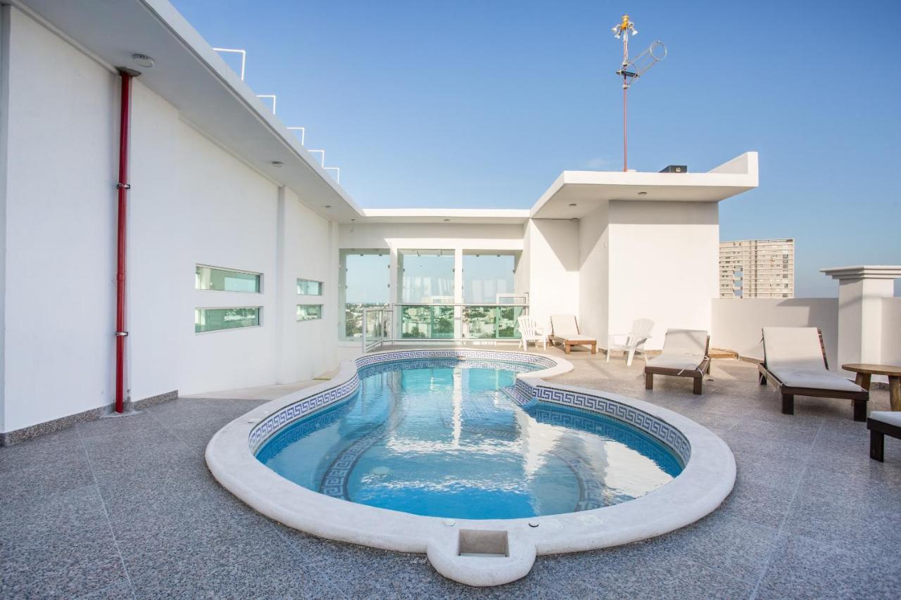 Capital O Cancun Ocean View, كانكون المظهر الخارجي الصورة Rooftop pool